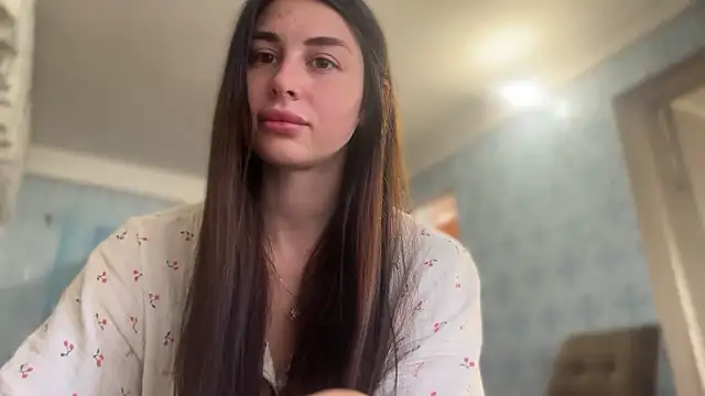 Snapshot of LiluMartiznir chatting on May 15, 2026, 5:36 am LiluMartiznir online show from May 15, 2026, 5:36 am