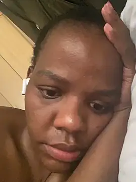 Snapshot of RoyalZuluDesire chatting on March 7, 2026, 11:51 am RoyalZuluDesire online show from March 7, 2026, 11:51 am