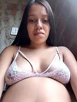 Snapshot of lachiki_plus chatting on May 18, 2026, 10:37 pm lachiki plus online show from May 18, 2026, 10:37 pm