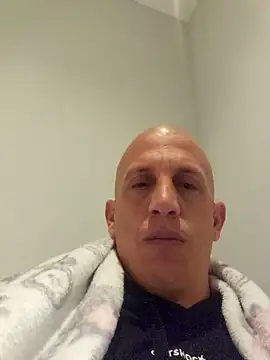 superhotpapi online show from February 11, 2026, 3:55 am