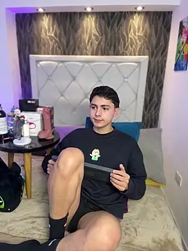 Snapshot of Samu_Hott chatting on February 10, 2026, 8:24 pm Samu Hott online show from February 10, 2026, 8:24 pm