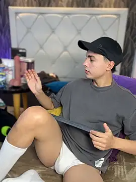 Snapshot of Samu_Hott chatting on February 12, 2026, 8:26 pm Samu Hott online show from February 12, 2026, 8:26 pm