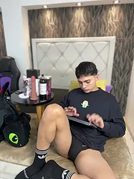 Snapshot of Samu_Hott chatting on February 23, 2026, 8:17 pm Samu Hott online show from February 23, 2026, 8:17 pm