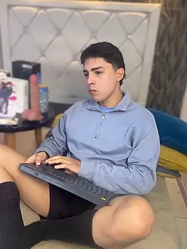 Snapshot of Samu_Hott chatting on March 4, 2026, 8:26 pm Samu Hott online show from March 4, 2026, 8:26 pm