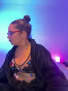 MelOnlyOf online show from March 10, 2026, 10:37 pm