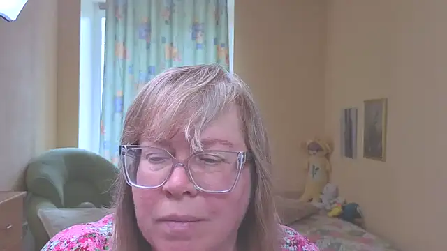 Emma Eclipsee online show from May 17, 2026, 11:39 am