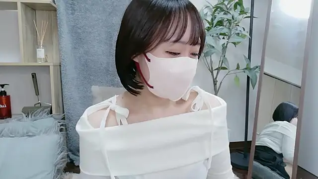 Himari 162 online show from May 18, 2026, 1:17 pm