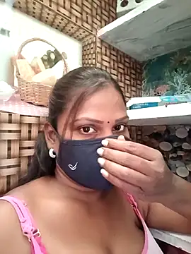 Snapshot of Tamil_Hot_Nisha chatting on February 17, 2026, 6:10 am Tamil Hot Nisha online show from February 17, 2026, 6:10 am