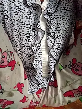 lena-cute online show from June 10, 2026, 2:12 am