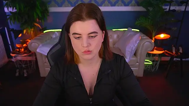 KristiFoxy online show from May 19, 2026, 12:22 pm