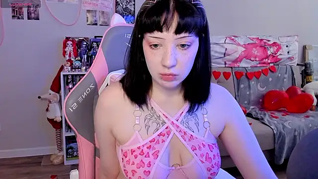 MollysLand online show from February 9, 2026, 8:18 am