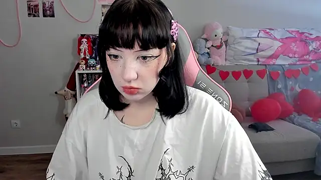 MollysLand online show from February 18, 2026, 7:37 am