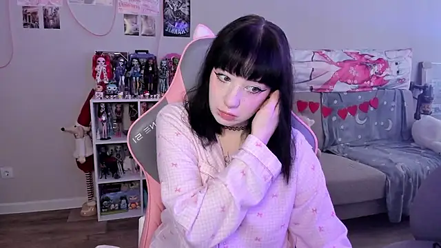 MollysLand online show from February 24, 2026, 7:39 am