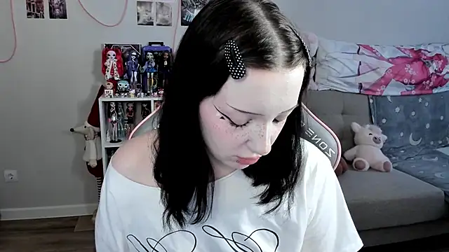 MollysLand online show from March 30, 2026, 7:53 am