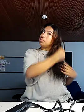 Snapshot of MeelFox chatting on February 11, 2026, 12:32 pm MeelFox online show from February 11, 2026, 12:32 pm