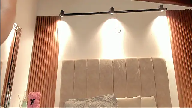 Snapshot of _Laura_saenz1 chatting on July 28, 2026, 2:13 pm Laura saenz1 online show from July 28, 2026, 2:13 pm