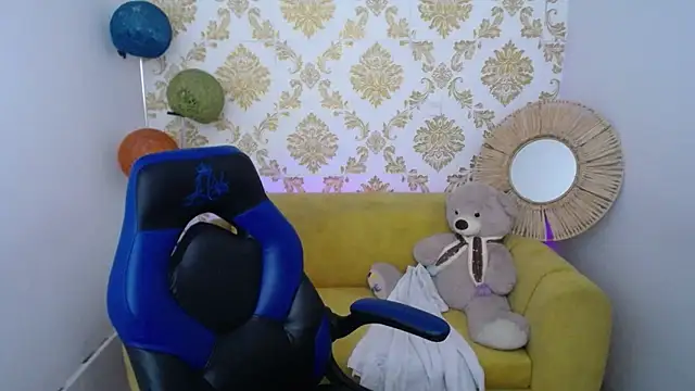 ALISS M  online show from February 14, 2026, 9:11 pm