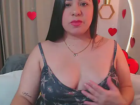 isabum  online show from February 16, 2026, 3:41 pm