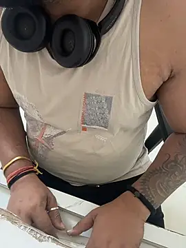 Rah0091 online show from February 18, 2026, 9:44 pm