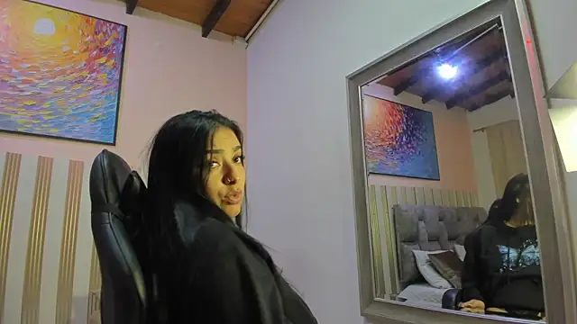 nina glow online show from March 29, 2026, 11:21 am