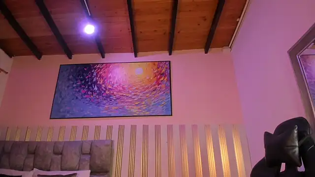 nina glow online show from April 17, 2026, 11:35 am