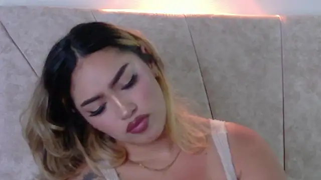 Snapshot of Maddy_Beluci chatting on May 30, 2026, 12:19 am Maddy Beluci online show from May 30, 2026, 12:19 am