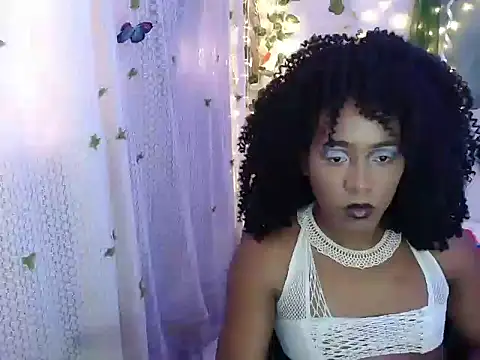 Snapshot of zafiro_blu chatting on July 24, 2026, 8:29 pm zafiro blu online show from July 24, 2026, 8:29 pm