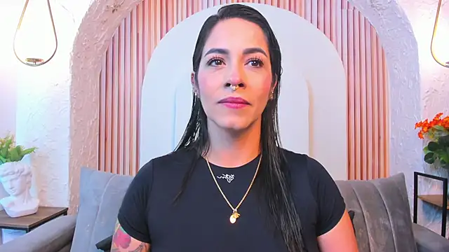 violet scott  online show from May 25, 2026, 10:21 am
