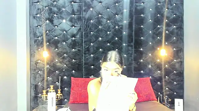 MiaWolton online show from February 2, 2026, 11:58 pm