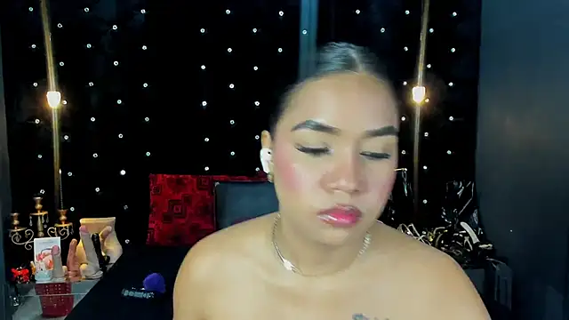 MiaWolton online show from February 24, 2026, 8:07 pm