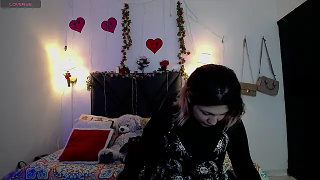 Sharma Amayra online show from April 21, 2026, 7:17 pm