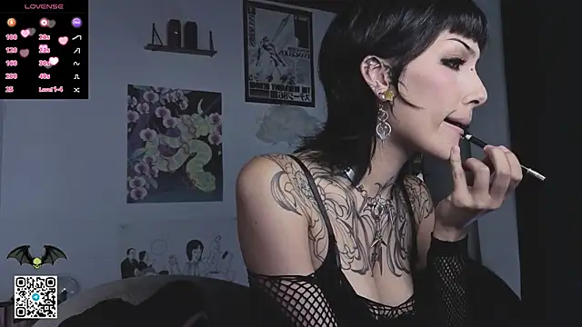 Snapshot of poison_dafne chatting on July 4, 2026, 7:31 pm poison dafne online show from July 4, 2026, 7:31 pm