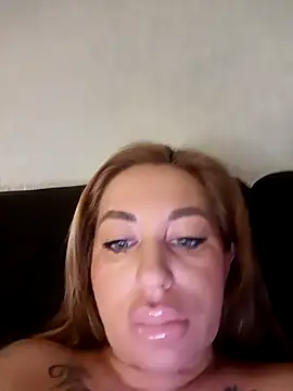 MiaMooly online show from February 5, 2026, 7:29 pm