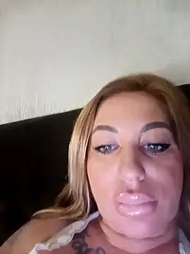 MiaMooly online show from February 12, 2026, 7:09 pm