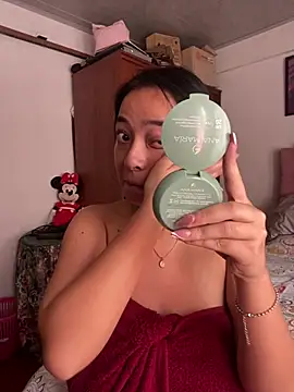 JulietaRiios online show from April 3, 2026, 8:40 pm