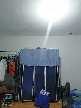 thom 1 online show from May 21, 2026, 2:07 am