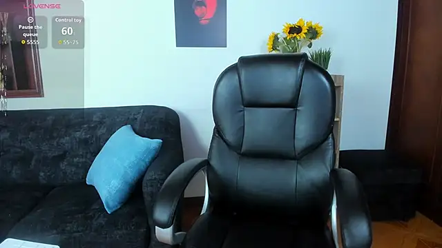 PamelaQueen  online show from March 14, 2026, 4:56 pm