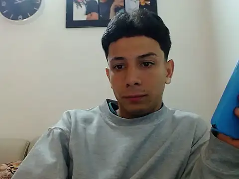 Snapshot of waner_thom chatting on February 5, 2026, 10:14 pm waner thom online show from February 5, 2026, 10:14 pm
