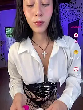 Snapshot of Capricornmystic1 chatting on May 8, 2026, 8:14 pm Capricornmystic1 online show from May 8, 2026, 8:14 pm