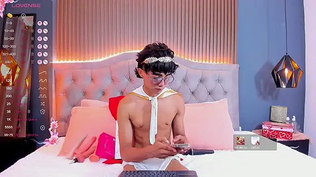 Noa 03 online show from April 11, 2026, 6:23 pm