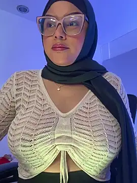 Snapshot of Amira-Awhada chatting on March 26, 2026, 8:25 pm Amira-Awhada online show from March 26, 2026, 8:25 pm