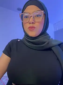 Snapshot of Amira-Awhada chatting on April 20, 2026, 9:05 pm Amira-Awhada online show from April 20, 2026, 9:05 pm