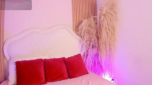 rebeca taylor online show from March 24, 2026, 3:00 am