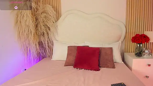 rebeca taylor online show from April 8, 2026, 3:17 am