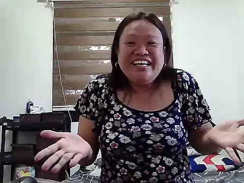 Snapshot of yummychubby29 chatting on February 3, 2026, 6:40 am yummychubby29 online show from February 3, 2026, 6:40 am