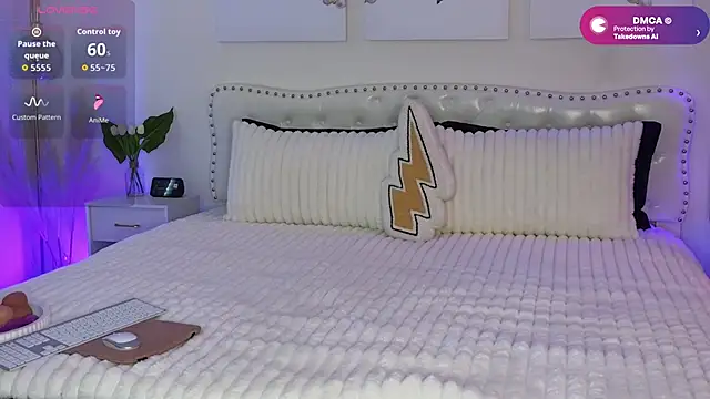 Snapshot of ViolettBaby chatting on March 4, 2026, 2:56 pm ViolettBaby online show from March 4, 2026, 2:56 pm