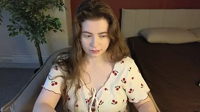LovingWhisperr online show from May 6, 2026, 1:14 am