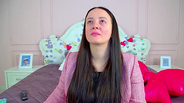 ElinaBellucci online show from February 13, 2026, 4:30 am