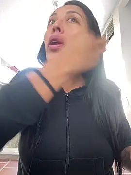 Snapshot of Emma_Sanz__ chatting on March 4, 2026, 12:44 pm Emma Sanz online show from March 4, 2026, 12:44 pm