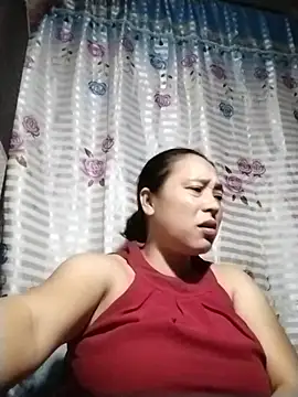 Snapshot of May_Bombs chatting on February 4, 2026, 9:42 pm May Bombs online show from February 4, 2026, 9:42 pm